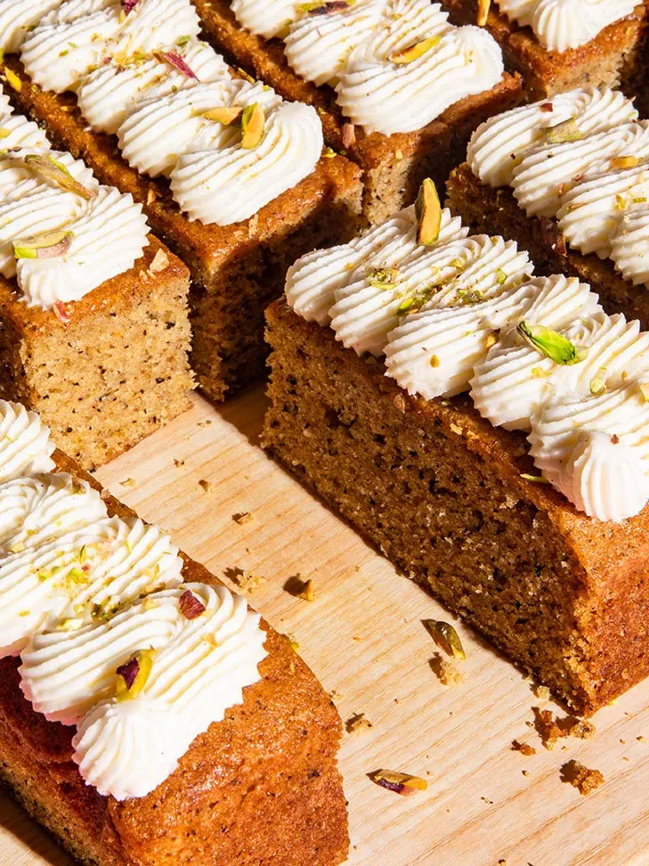Desserts sweetened with allulose